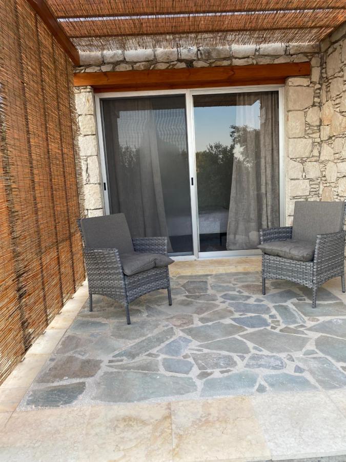 Ammos Luxury Suits And Residences Пея Екстериор снимка