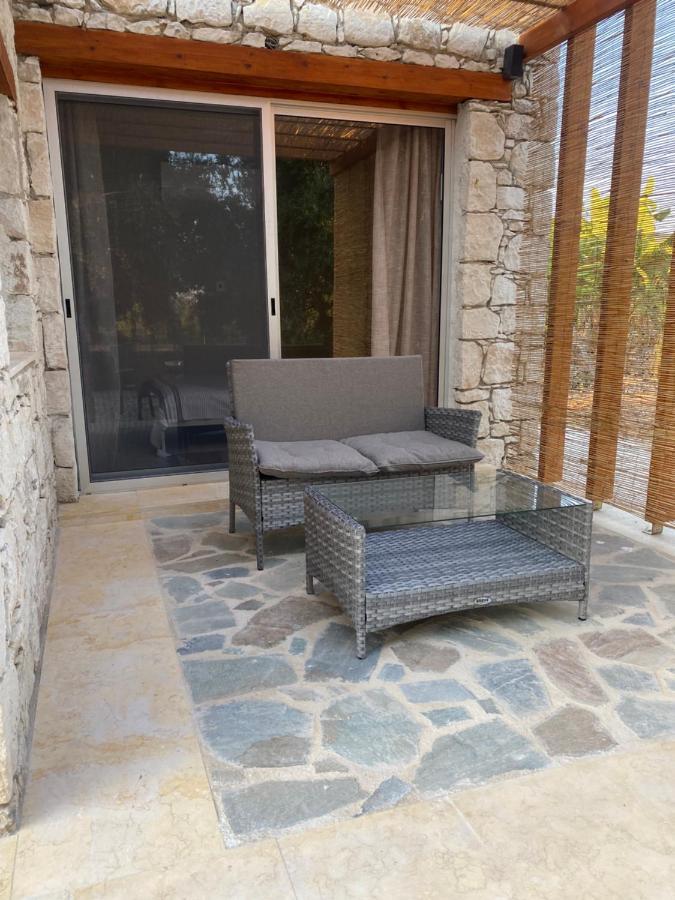 Ammos Luxury Suits And Residences Пея Екстериор снимка
