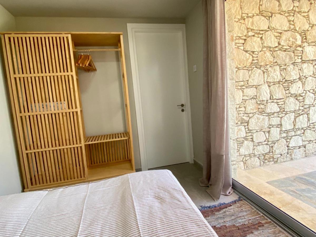 Ammos Luxury Suits And Residences Пея Екстериор снимка