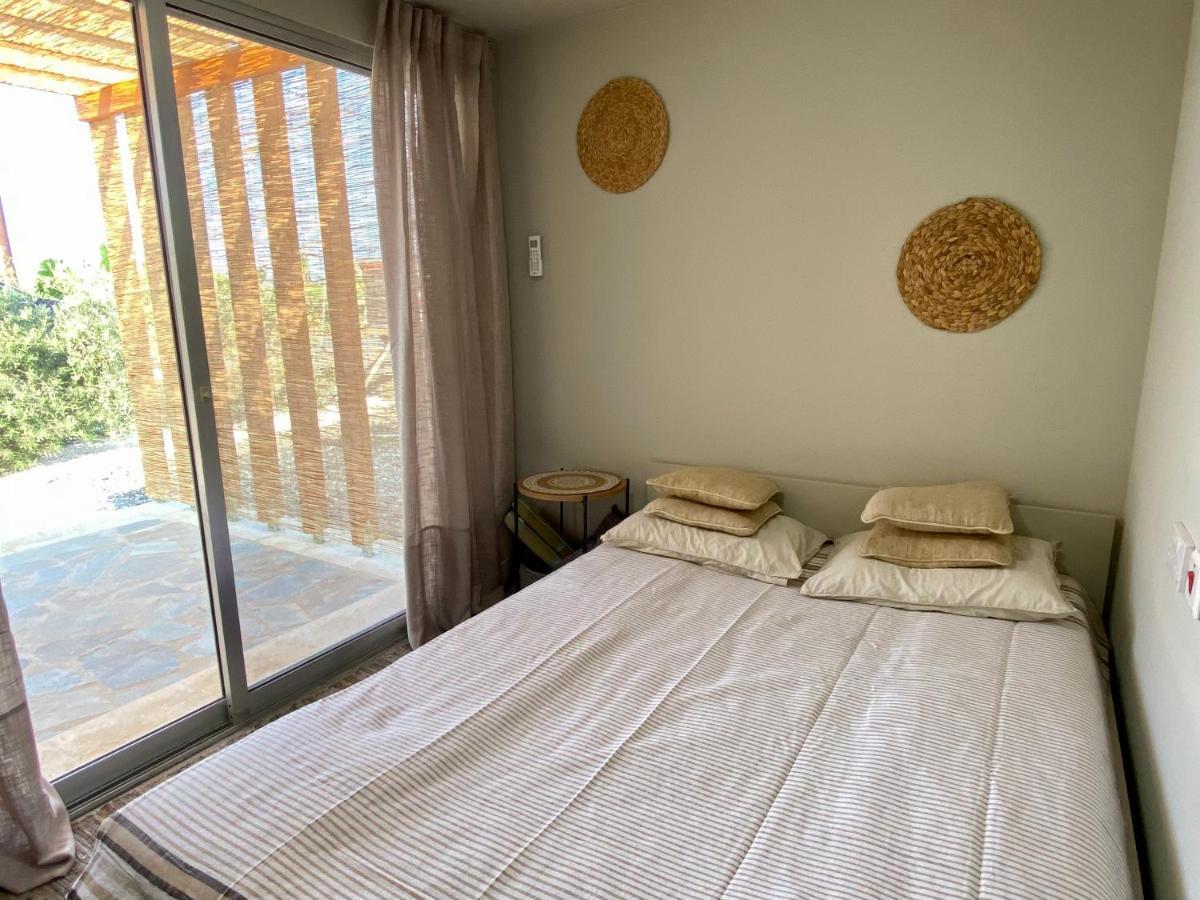 Ammos Luxury Suits And Residences Пея Екстериор снимка