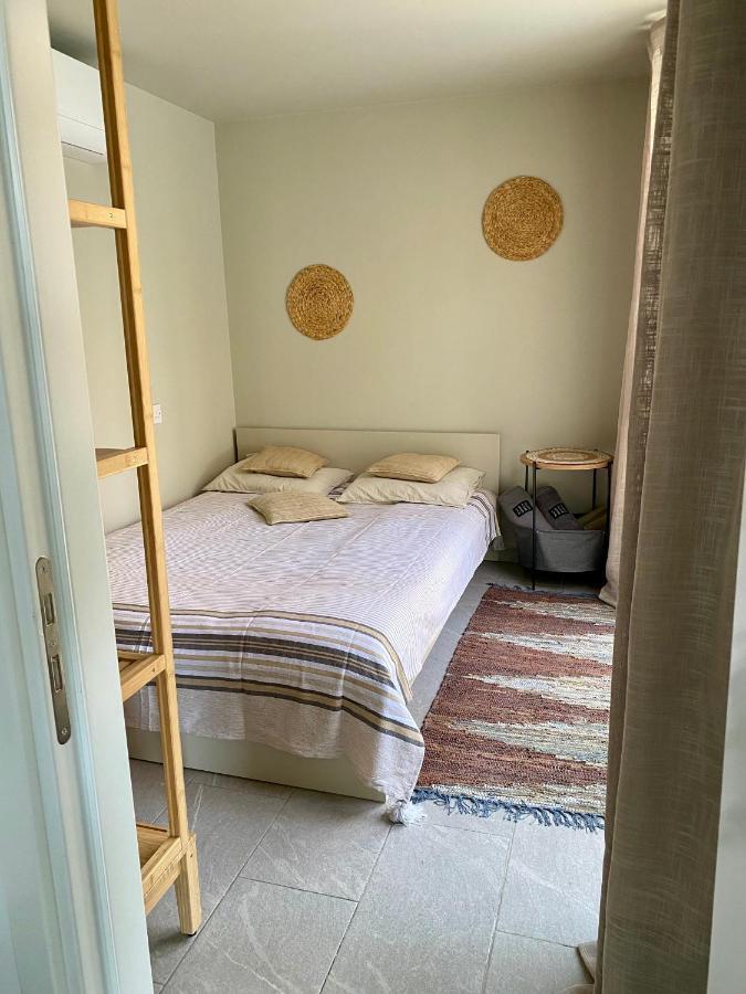 Ammos Luxury Suits And Residences Пея Екстериор снимка