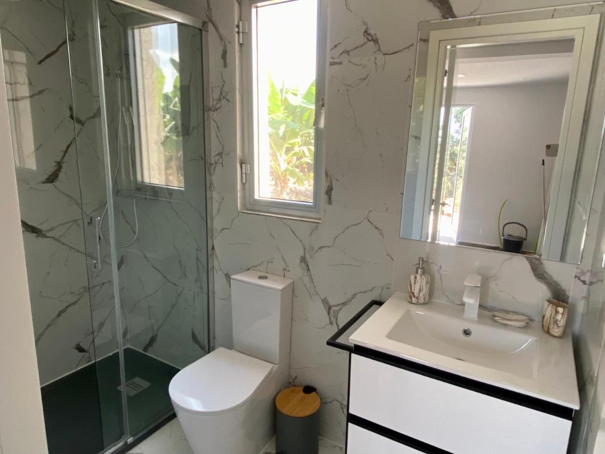 Ammos Luxury Suits And Residences Пея Екстериор снимка