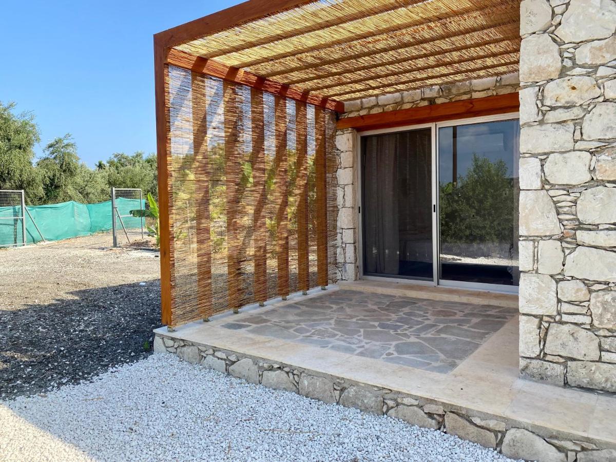 Ammos Luxury Suits And Residences Пея Екстериор снимка