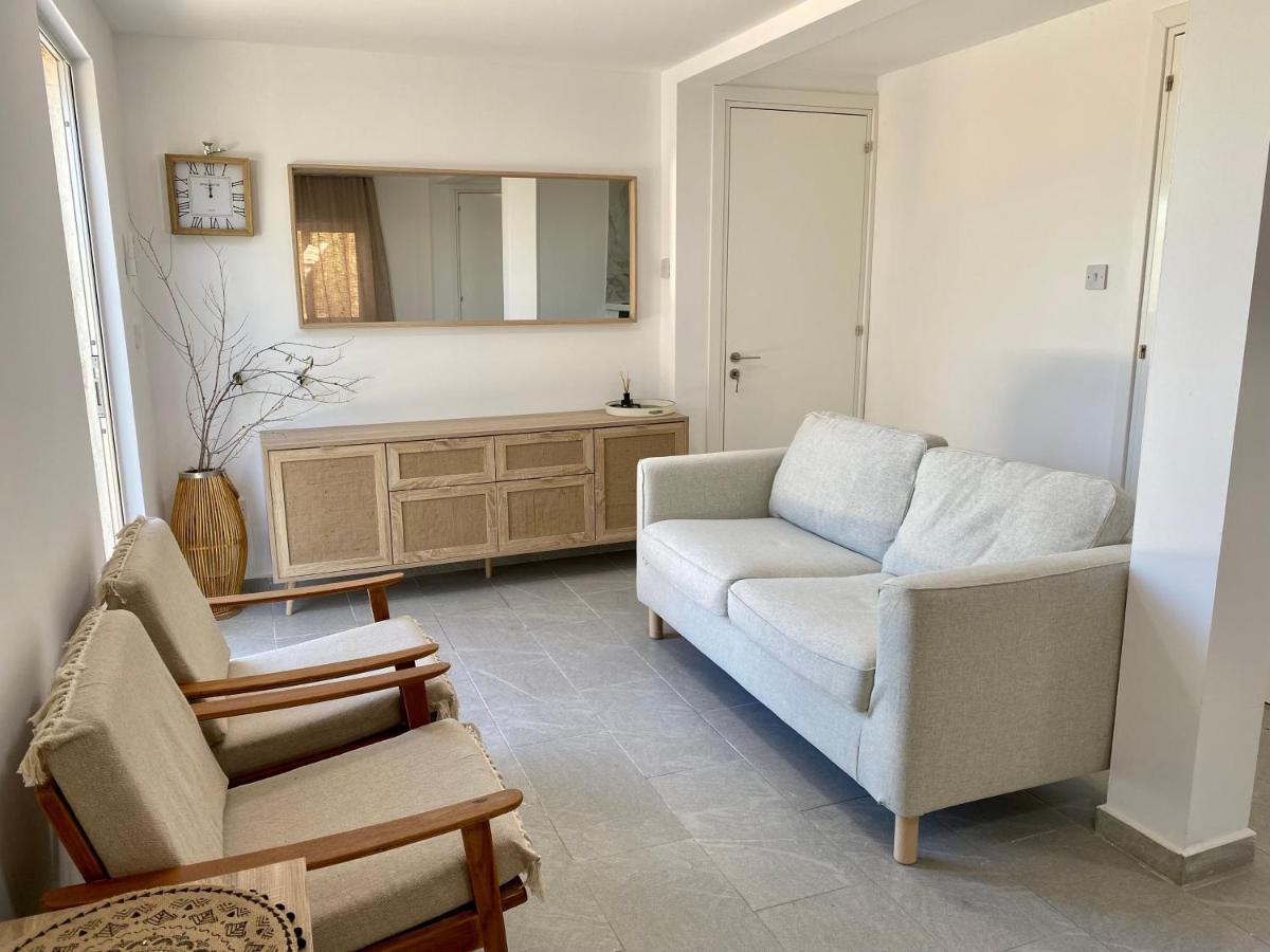 Ammos Luxury Suits And Residences Пея Екстериор снимка