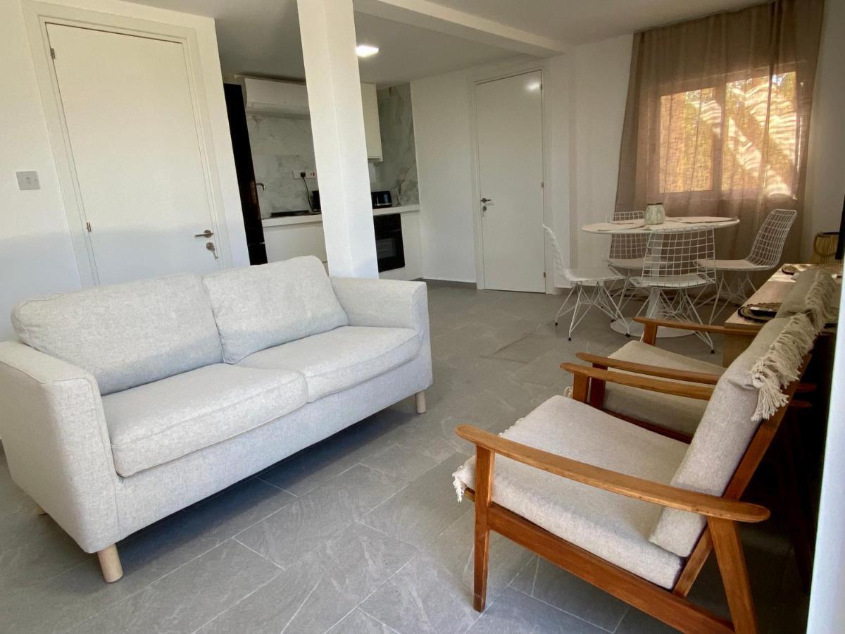 Ammos Luxury Suits And Residences Пея Екстериор снимка